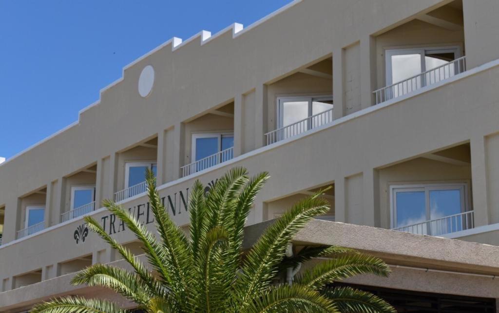 Travel Inn Hotel Симпсън Бей Екстериор снимка