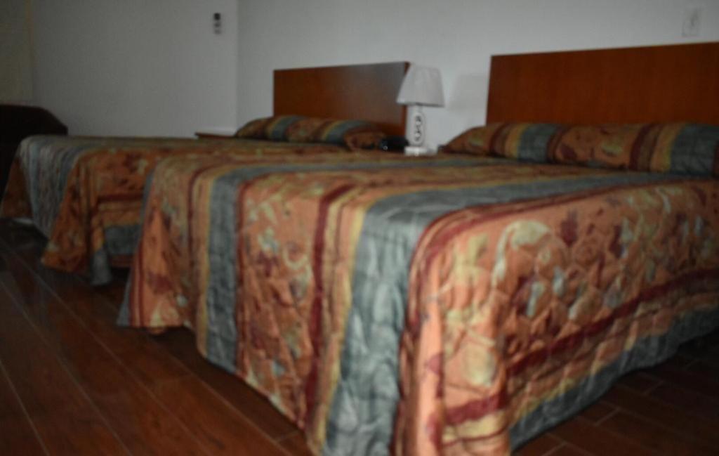 Travel Inn Hotel Симпсън Бей Екстериор снимка